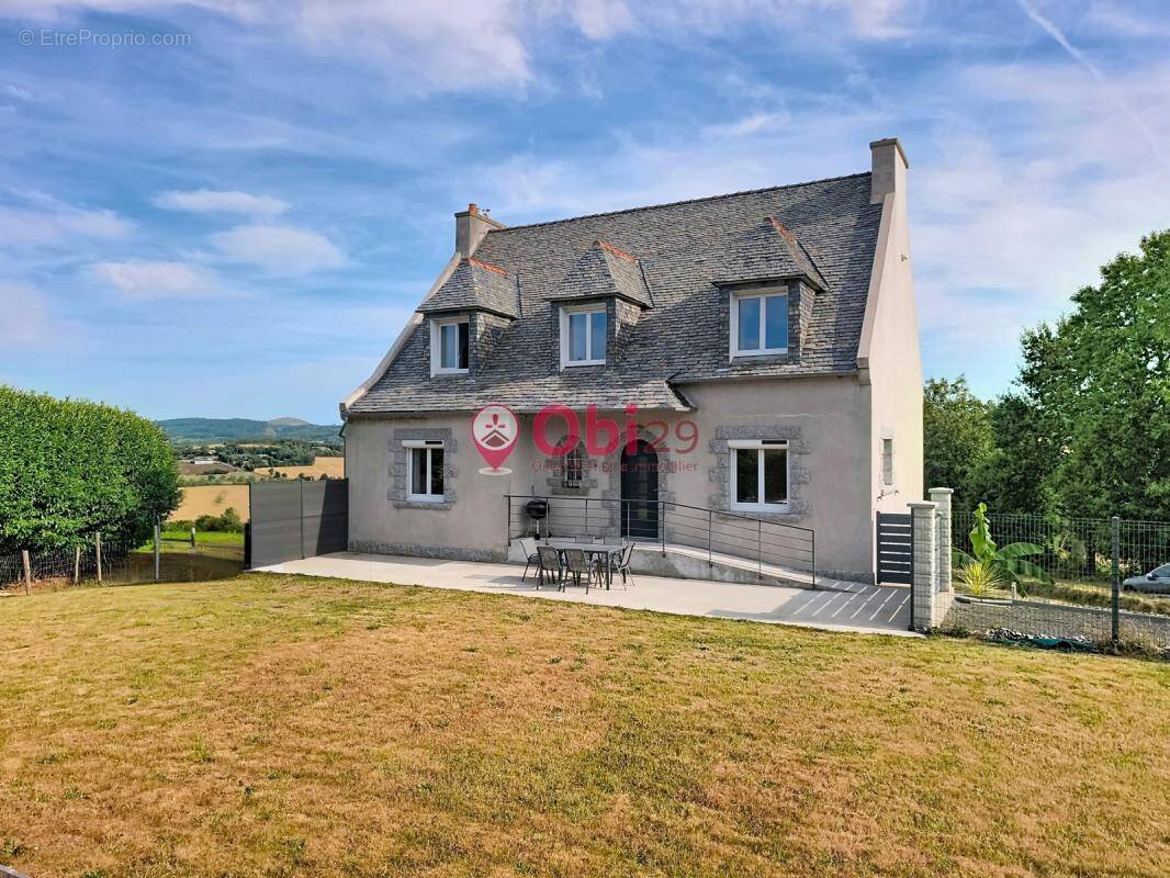 Maison à LANNEDERN