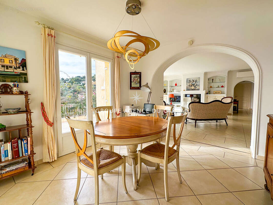 Maison à LES ISSAMBRES