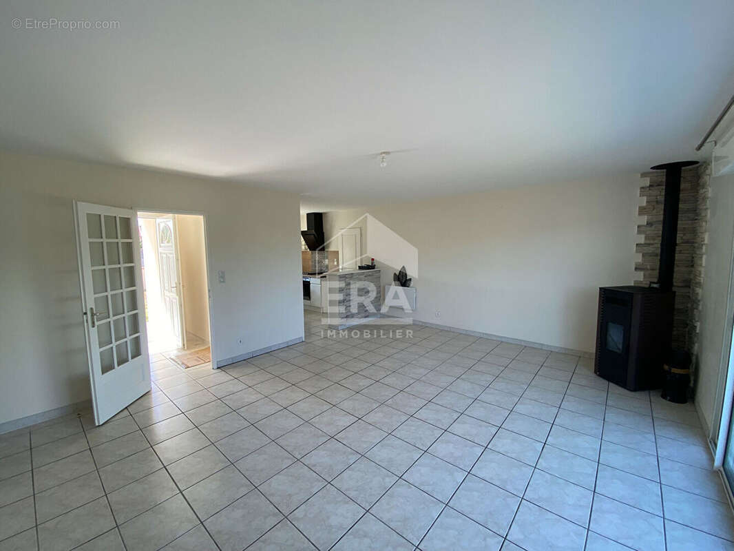 Maison 87m² à saint-georges-des-coteaux - photo 2