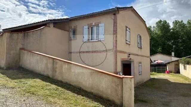 Appartement 360 m² à Pommevic  - photo 3