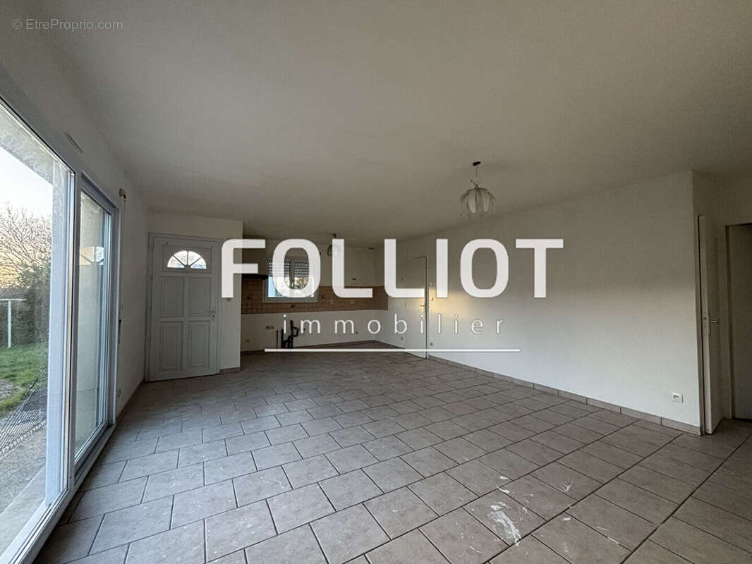 Maison à MONTMARTIN-SUR-MER