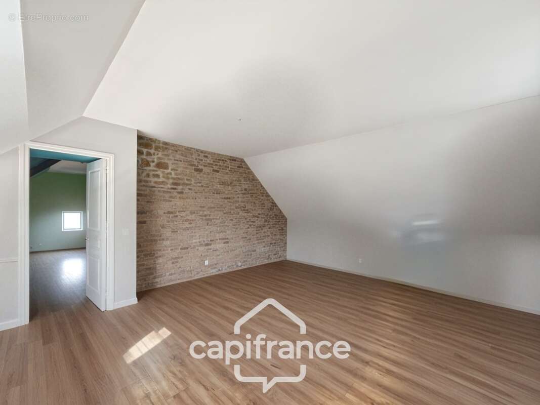 Maison de 5 pièces, 145m² et 67795 m² de terrain - photo 13