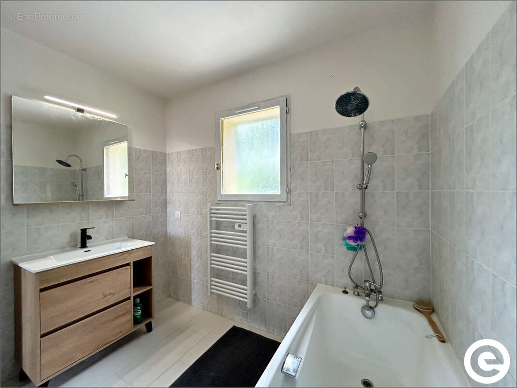 Maison à PONT-SUR-YONNE