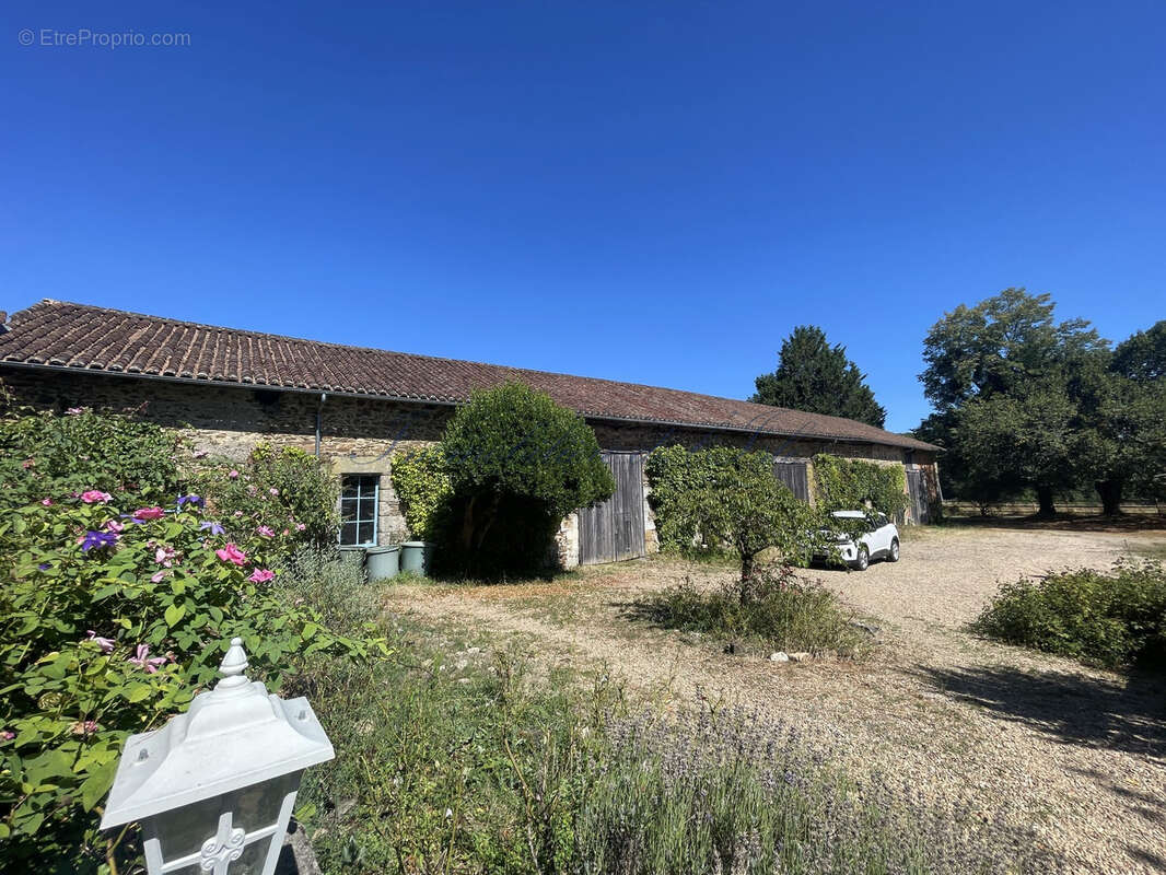 Maison à SAINT-JORY-LAS-BLOUX