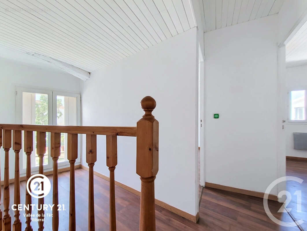 Maison 85 m² à Saint-Esteve  - photo 7