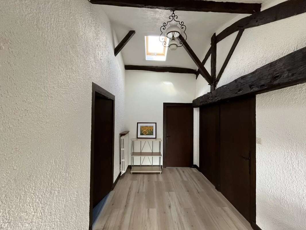 Maison de 3 chambres avec granges et petite maison à rénover - photo 11