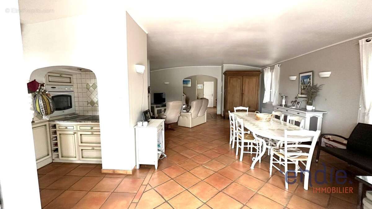 Maison à LORGUES