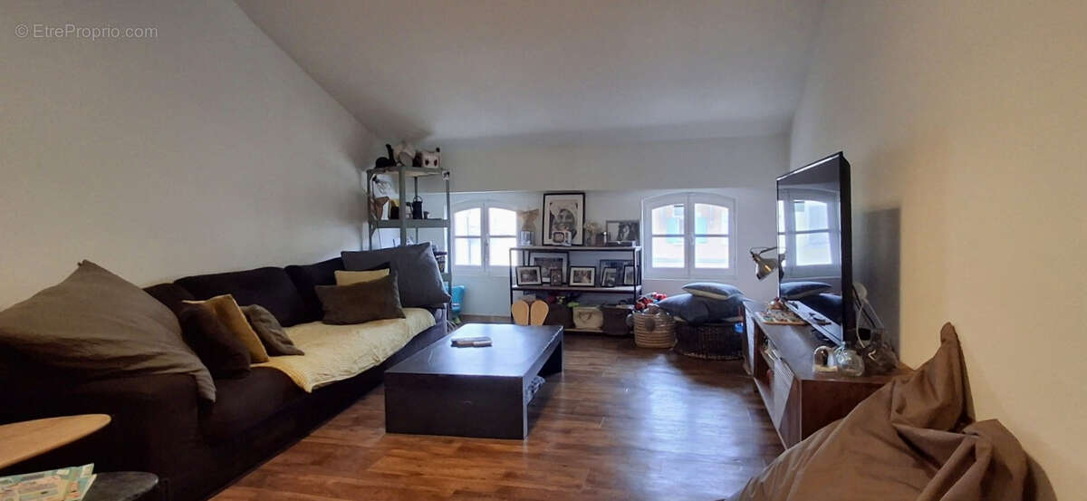 Appartement à SAINT-PAUL-TROIS-CHATEAUX