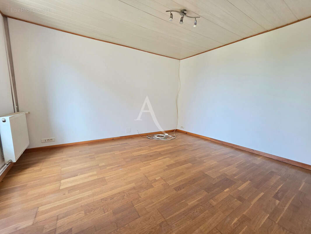 Maison à QUINCY-VOISINS