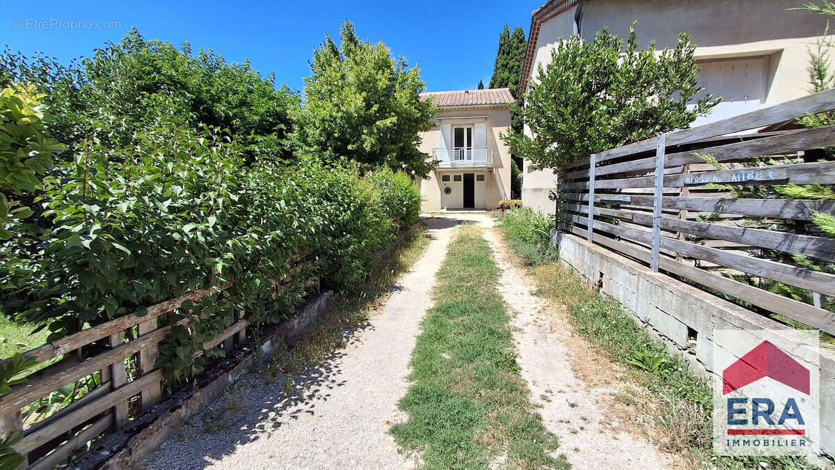 Maison à VALREAS