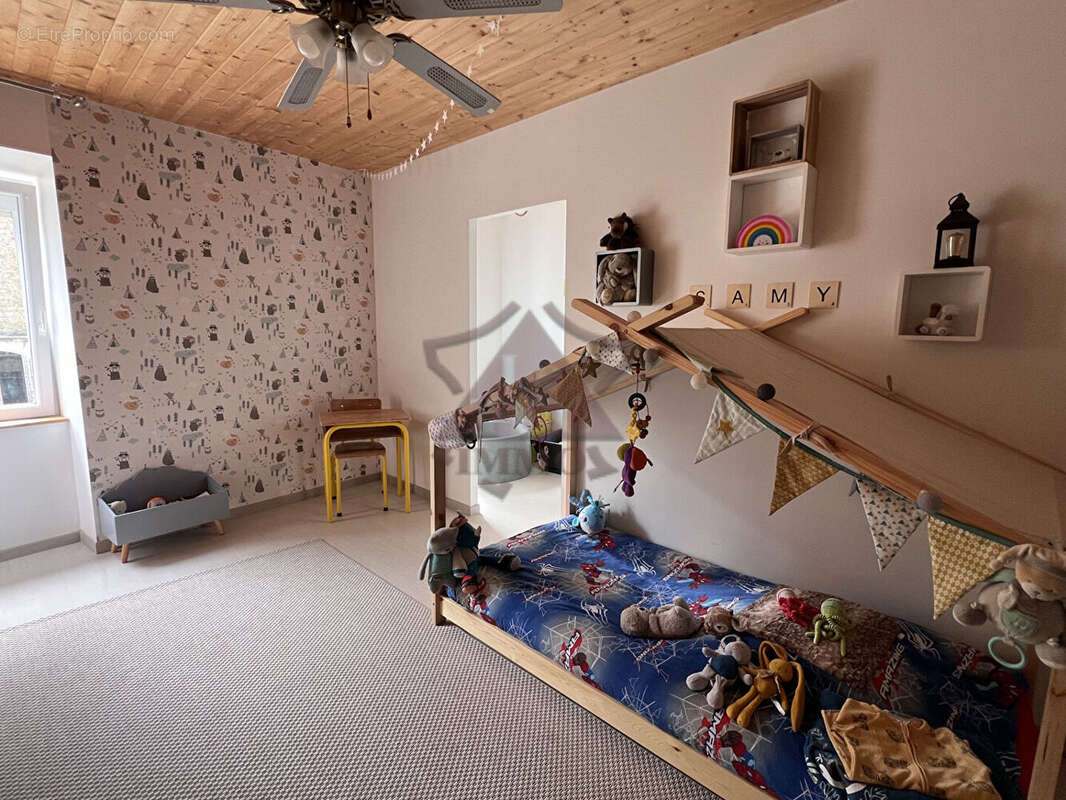 Maison à BERRIAS-ET-CASTELJAU