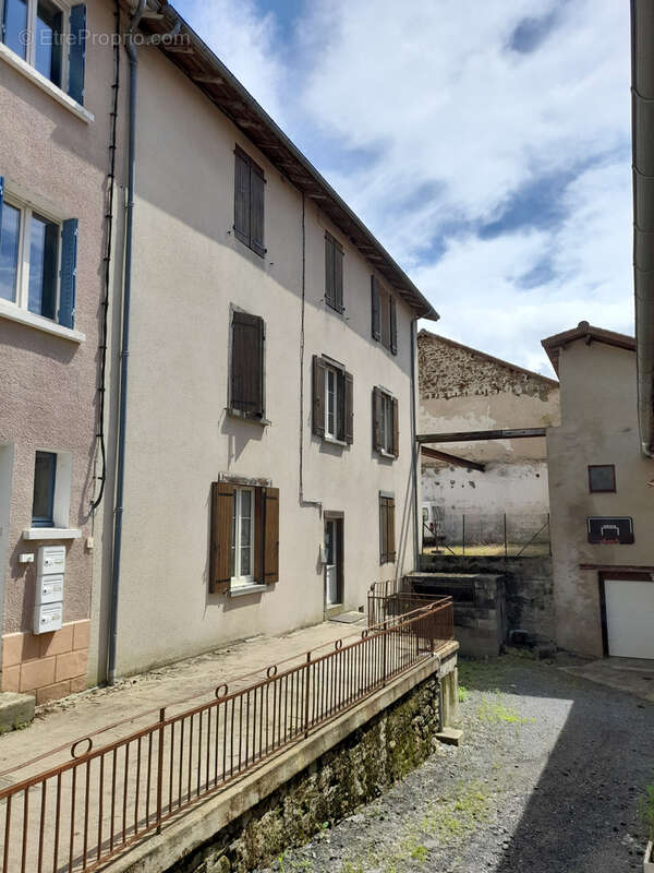 Appartement à CHALUS