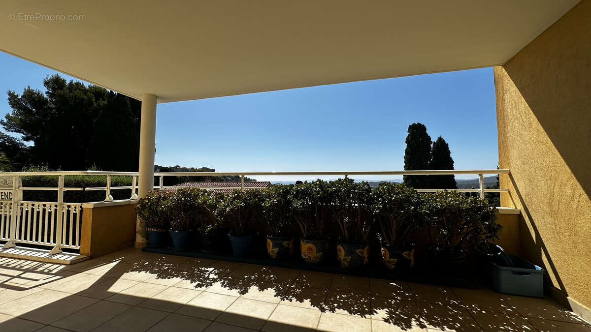 Appartement à BORMES-LES-MIMOSAS