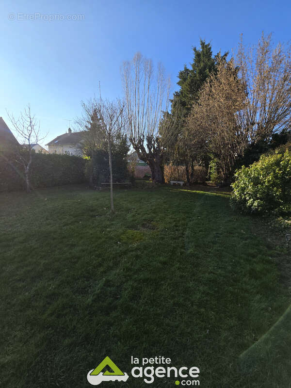 Maison à SAINT-AMAND-MONTROND