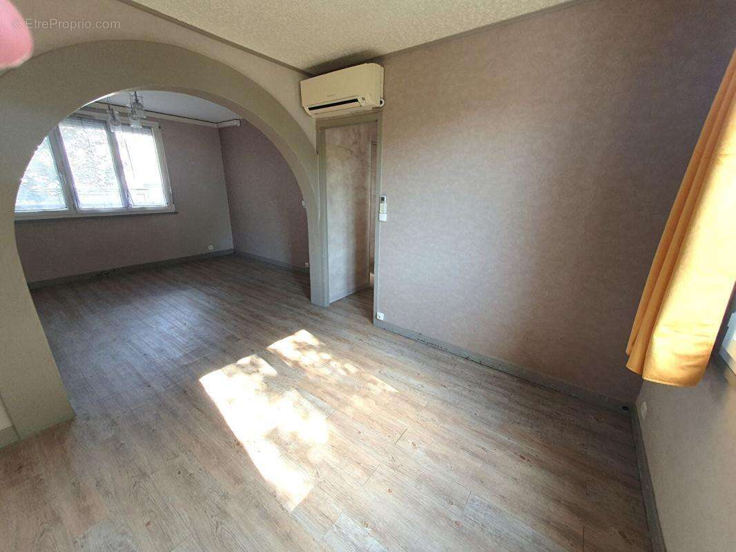 Maison La Chapelle Saint Ursin 5 pièce(s) 91 m2 - photo 4