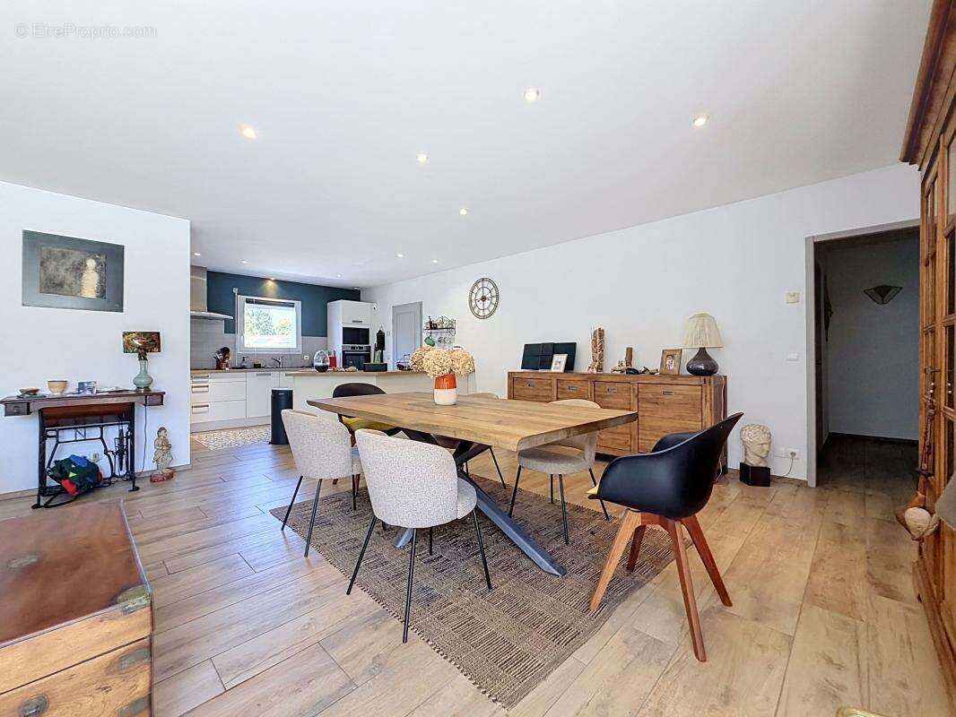 Maison familiale de standing avec piscine, suite parentale et appartement indépendant - photo 5