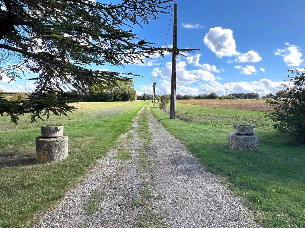 Maison à ESCORNEBOEUF
