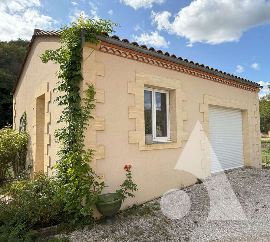 Maison à SAINT-CYBRANET