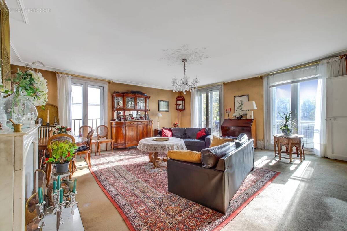 Appartement à PARIS-10E
