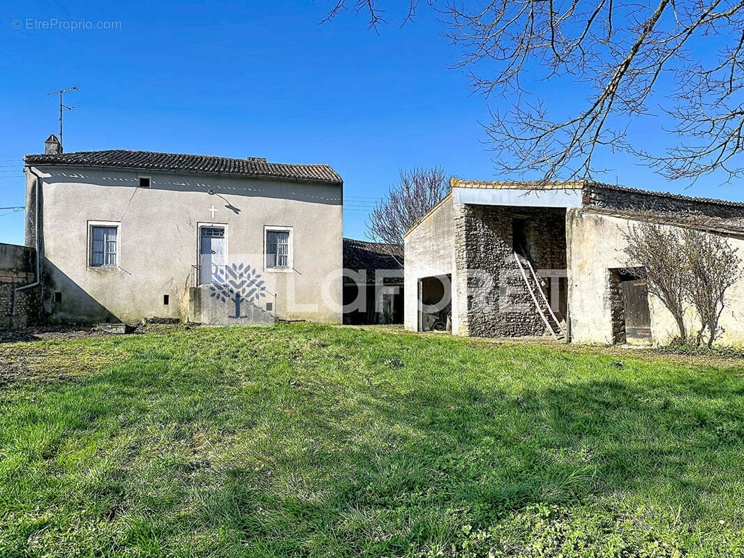 Maison à SAINT-LOUP-LAMAIRE