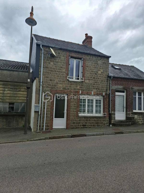 Maison à LA LANDE-SUR-EURE