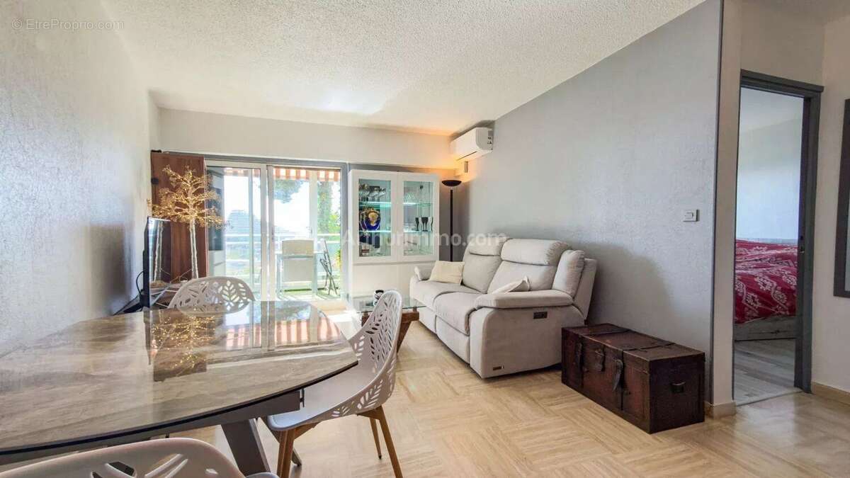 Appartement à VILLENEUVE-LOUBET