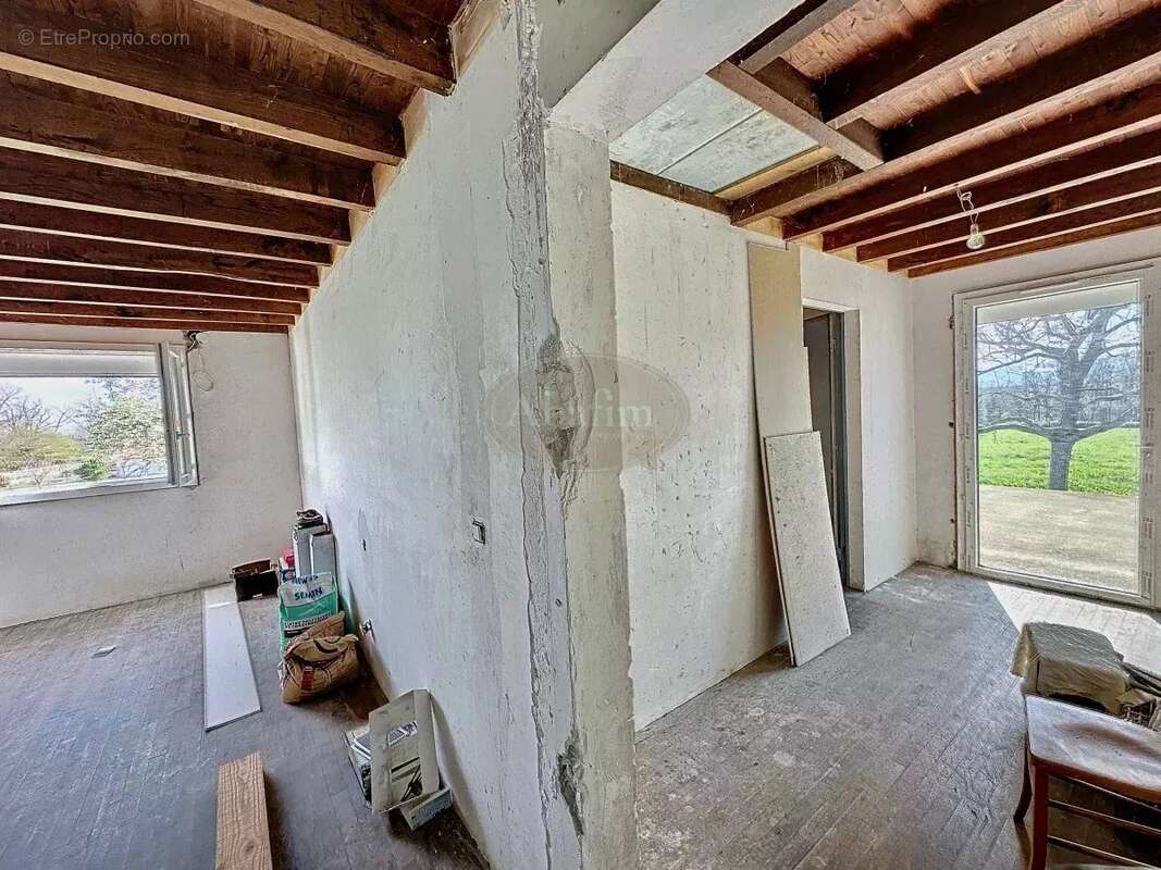 Maison à VILLENEUVE-LECUSSAN