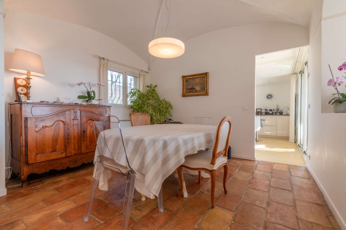 Maison à TOURRETTES-SUR-LOUP