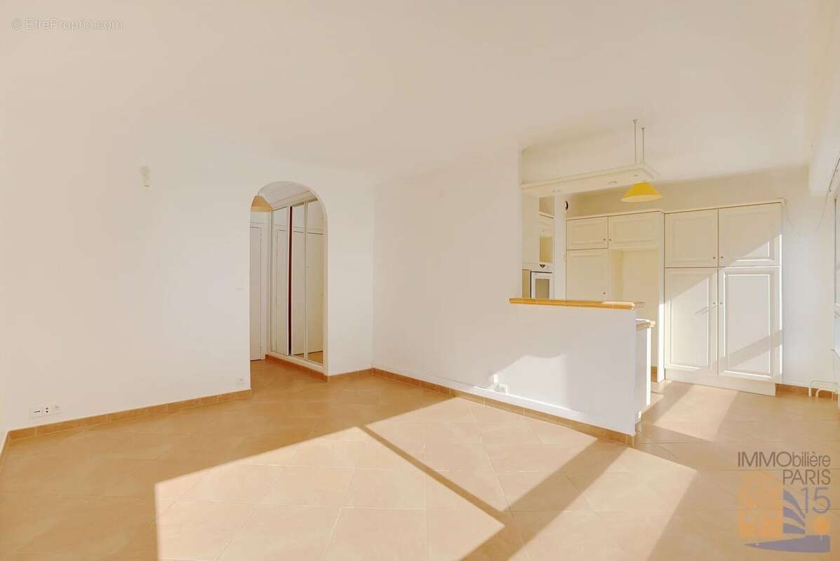 Appartement à PARIS-15E