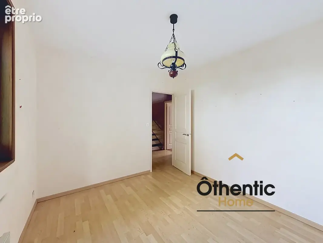 RARE MEYRIÉ   Maison avec séjour cathédrale, 3 chambres possible 4, mezzanine et terrain de 1 031 m2 - photo 13