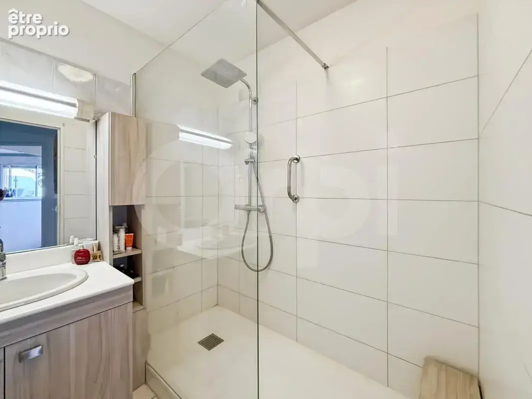 HYÈRES – T2 de 51 m² avec terrasse, garage et cave – VIAGER OCCUPÉ - photo 9