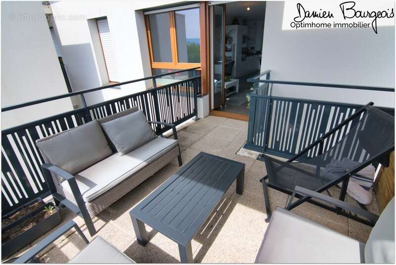 Appartement à ECHENEVEX
