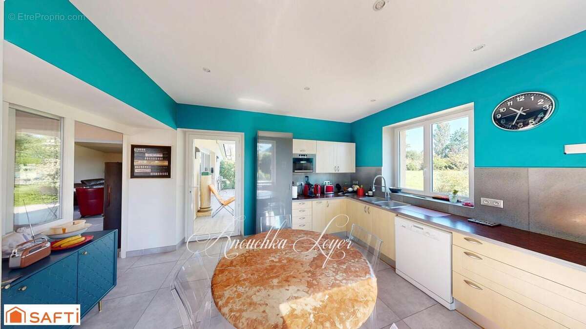Maison 220 m² à Langon  - photo 4