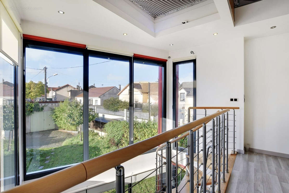 Maison à VIGNEUX-SUR-SEINE