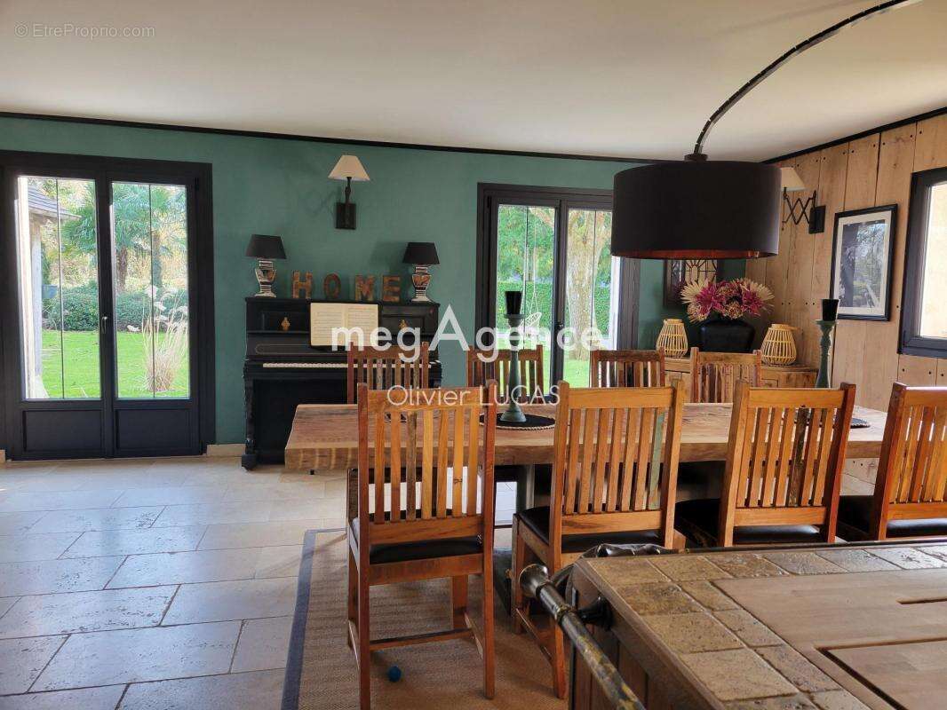 Maison à SAINT-HYMER