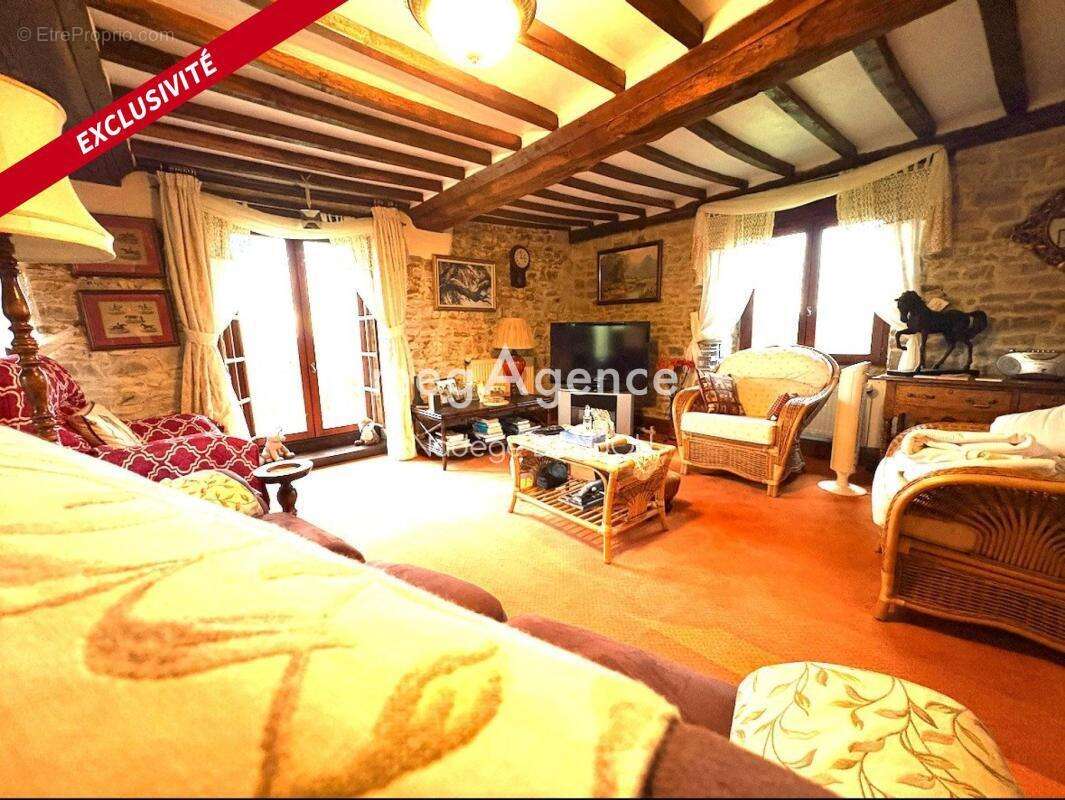 Maison à SAINT-SEVER-CALVADOS