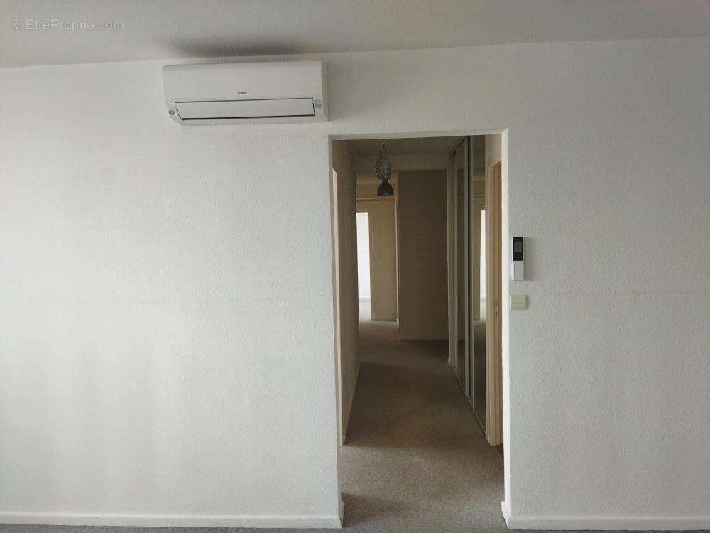 couloir - Appartement à CAHORS