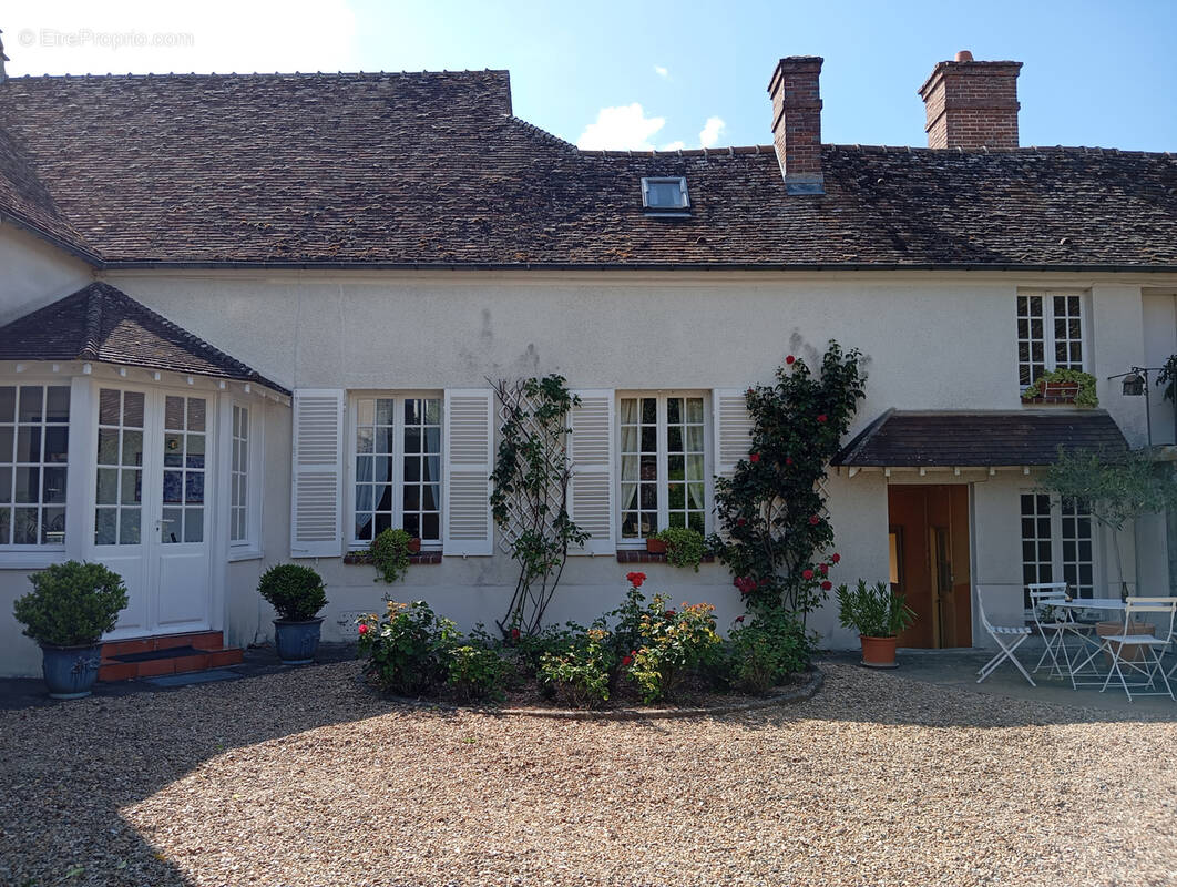 Maison à HOUDAN