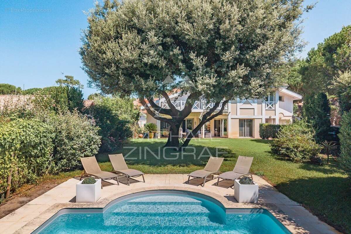 Élégante villa à quelques pas de la plage - photo 17
