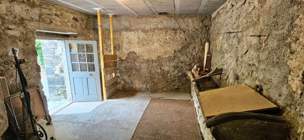 Maison de hameau avec deux appartements +  terrain, à Bargème - photo 14