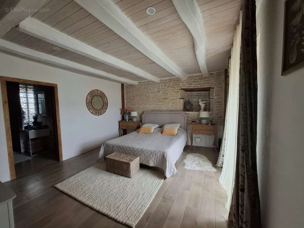 Maison à PAIZAY-LE-CHAPT