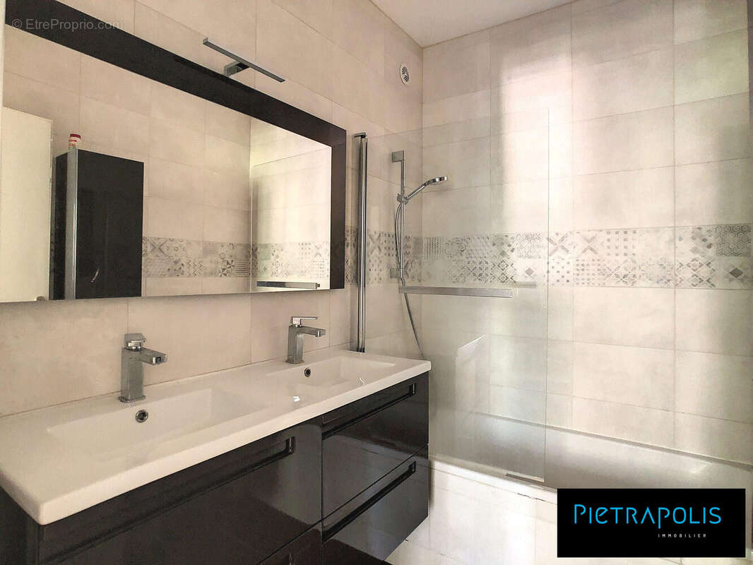 Salle de bain - Appartement à LYON-8E