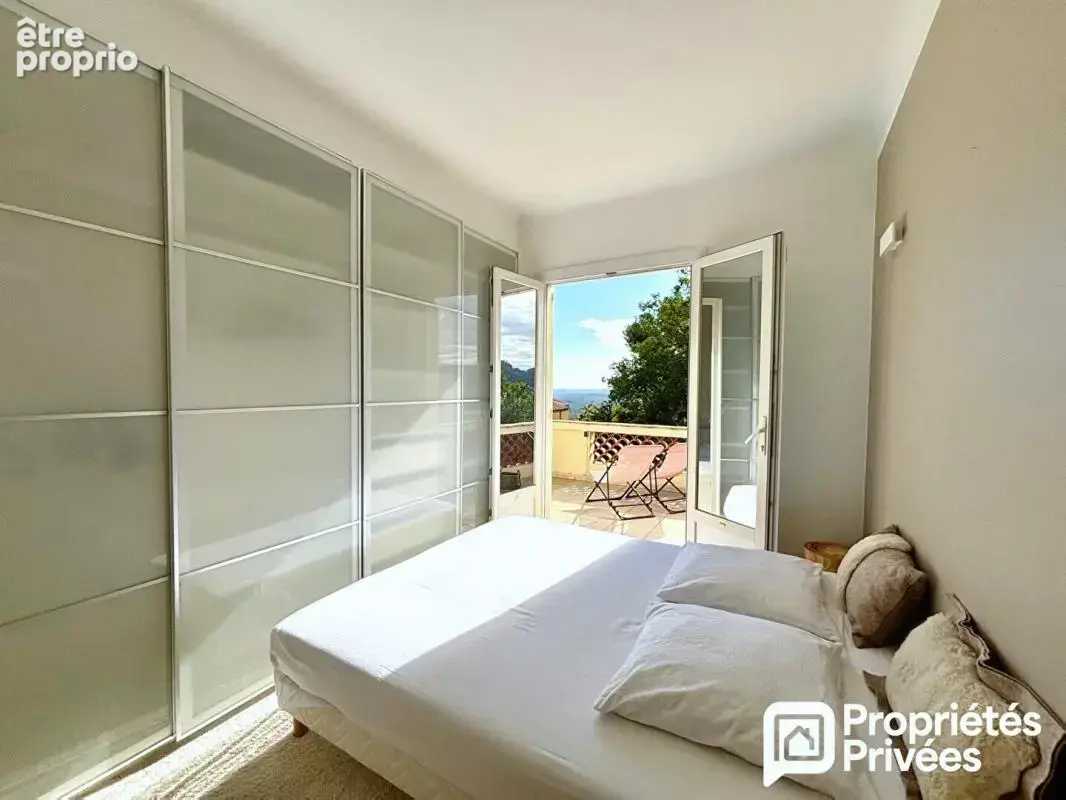 Maison de 4 pièces avec beau jardin, piscine et garage - photo 11
