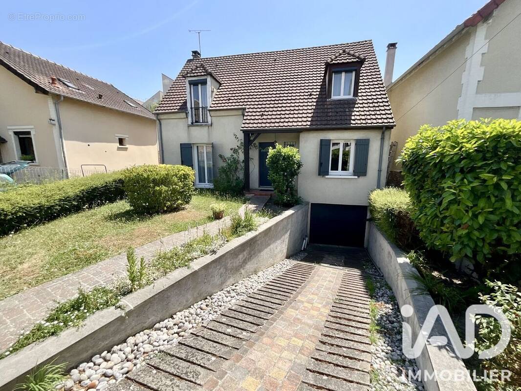 Photo 1 - Maison à DEUIL-LA-BARRE