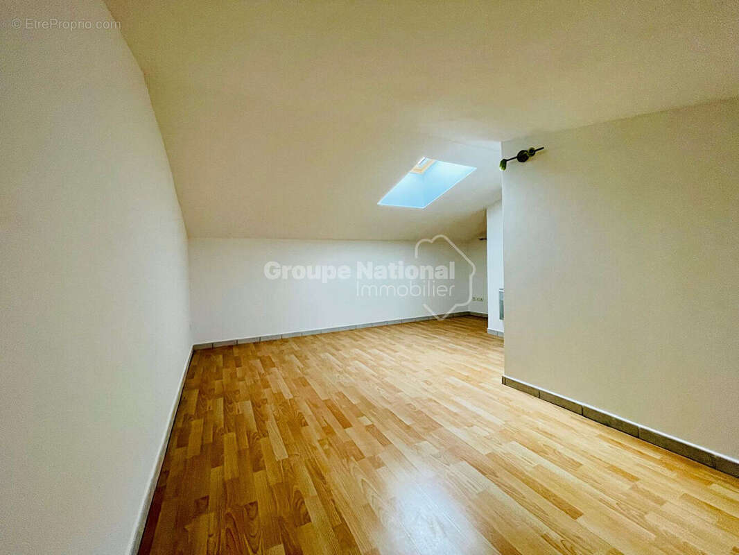 Maison à SAINT-LAURENT-D'AIGOUZE