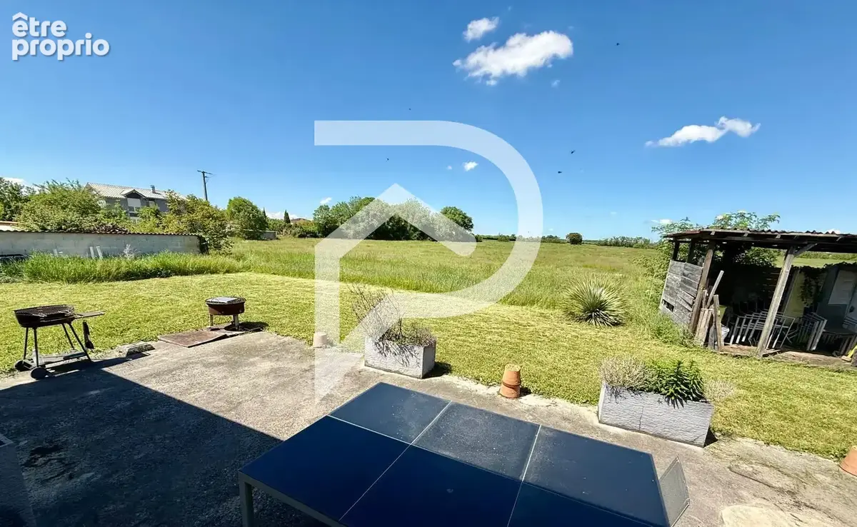 À Loyettes, une maison de plain-pied 4 chambres tournée vers la nature - photo 3
