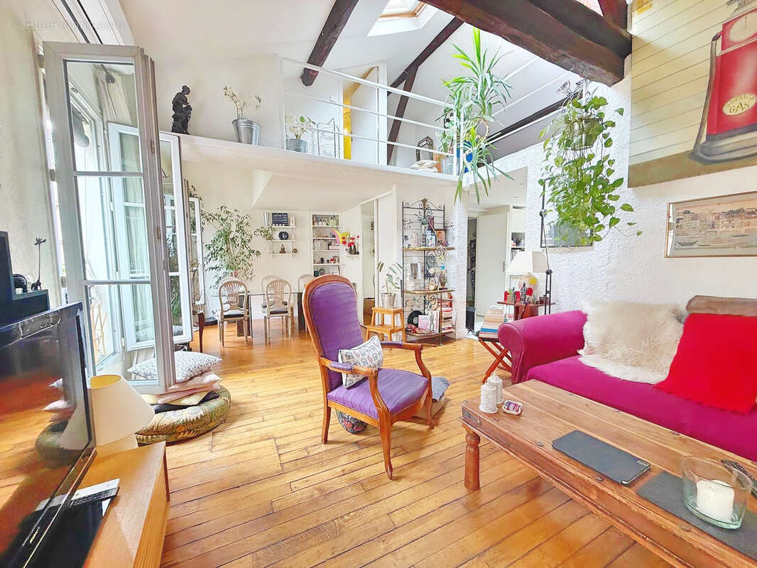 Appartement à PARIS-10E
