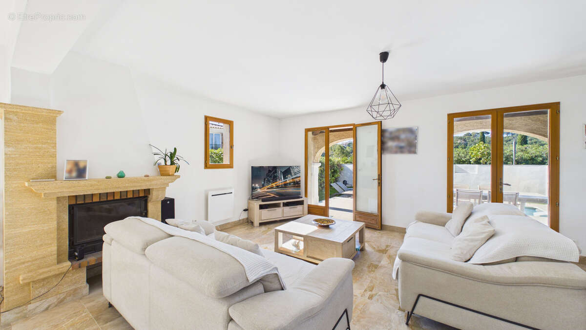 Maison à CARQUEIRANNE