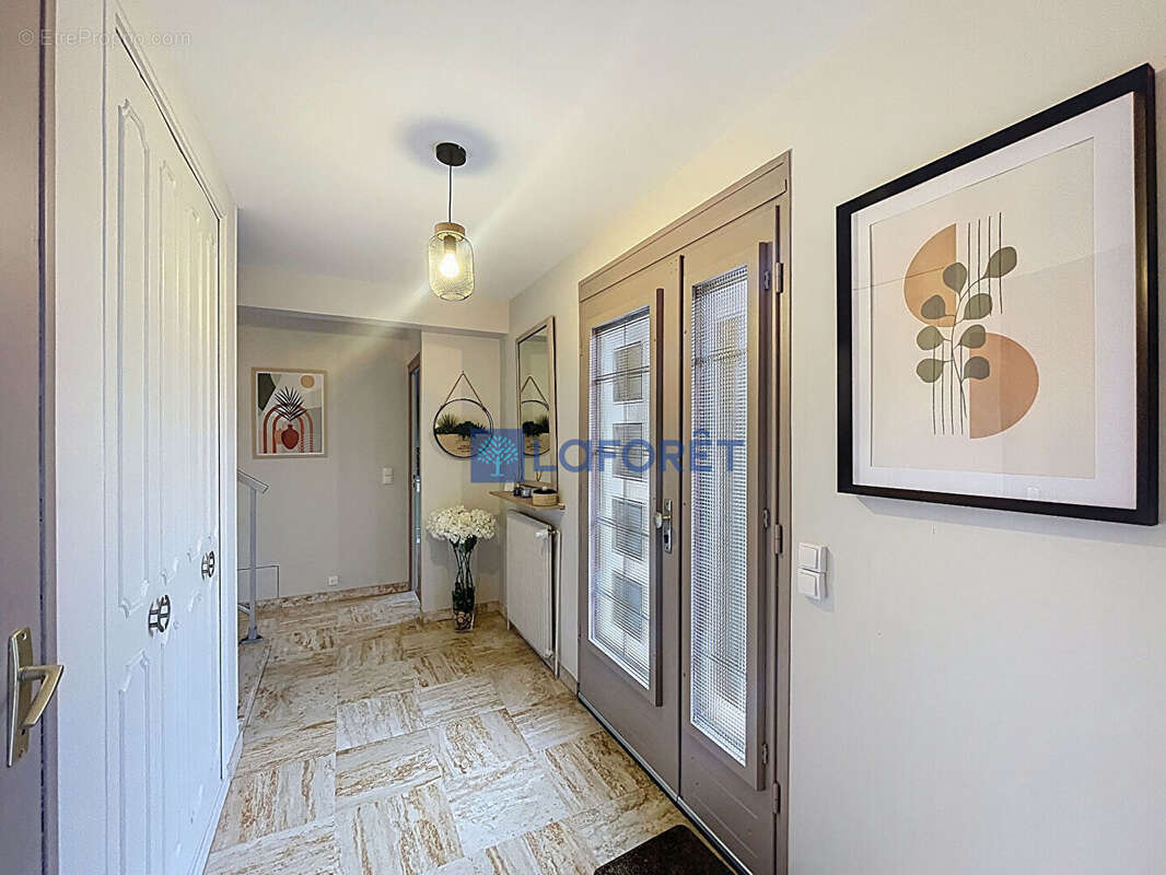 Maison à SAINTRY-SUR-SEINE