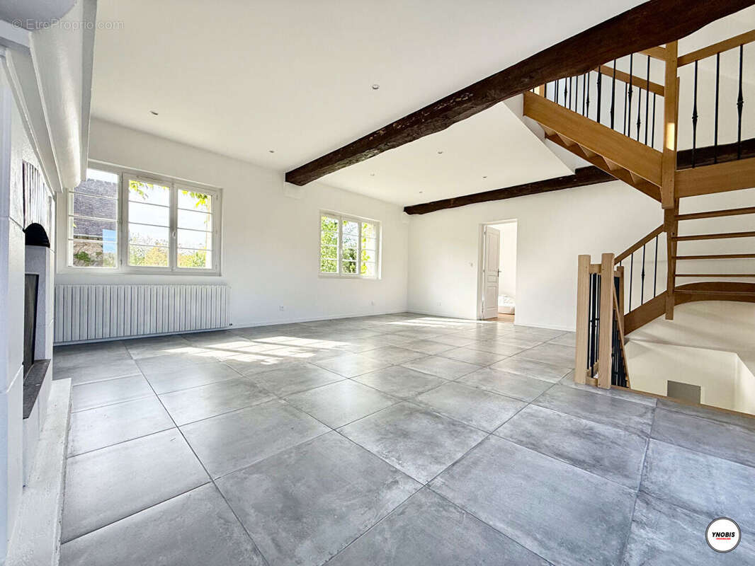Maison à ROSNY-SUR-SEINE